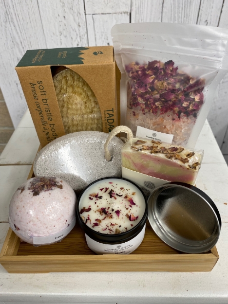 Picture of Rose Bath Set